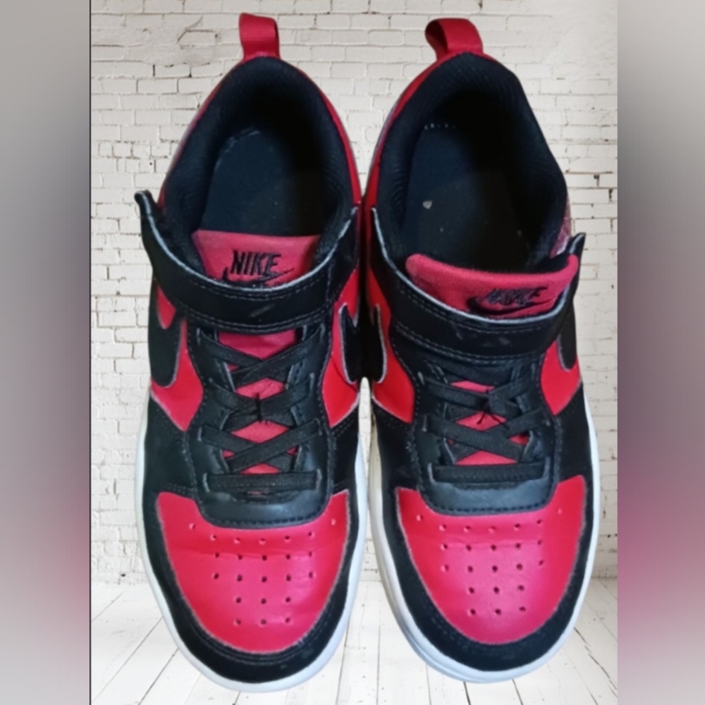 Nike Kids Black and Red Sneakers